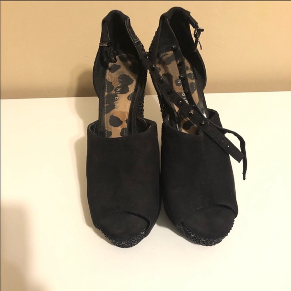 Gianni Bini Shoes - ($10) Gianni Bini Black Wedged Shoes